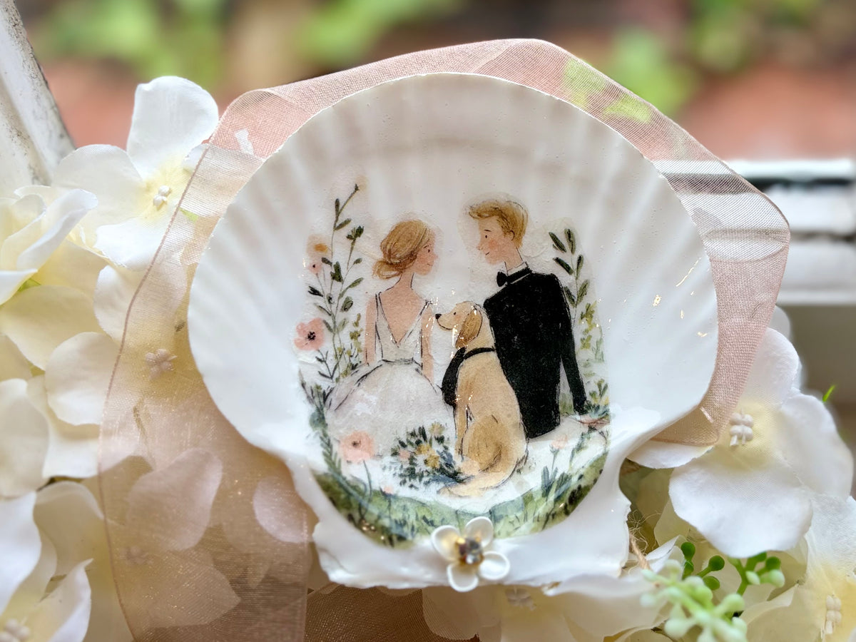 "Mr & Mrs" Wedding Scallop Shell Trinket Dish with Labrador